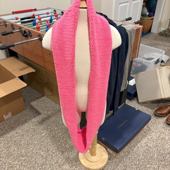 Hollister Pink Scarf/Wrap – Soft Blend - Picture 2 of 3